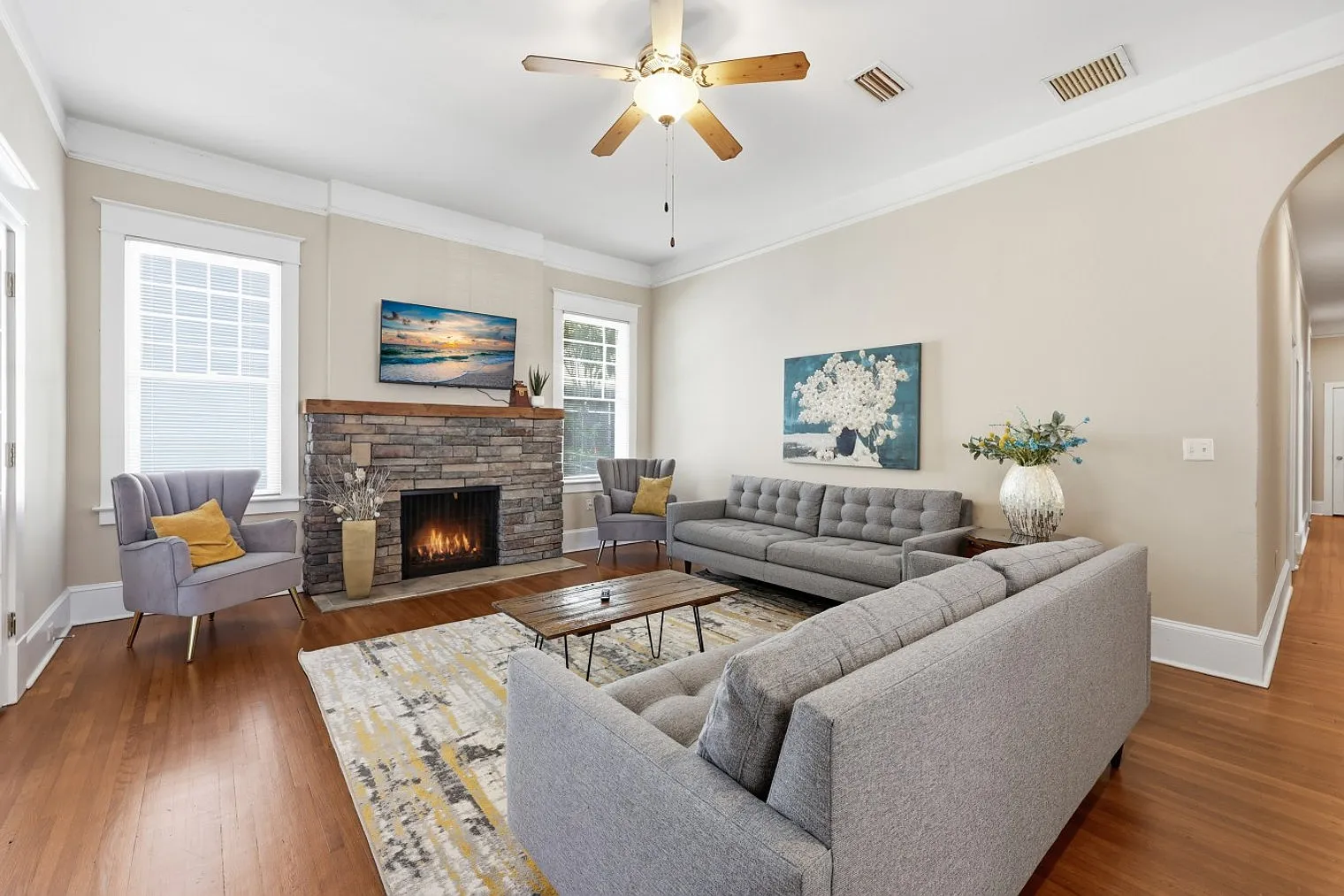 6 bed, 3.0 bath, 2475 sqft, $9,600 — Photo 4