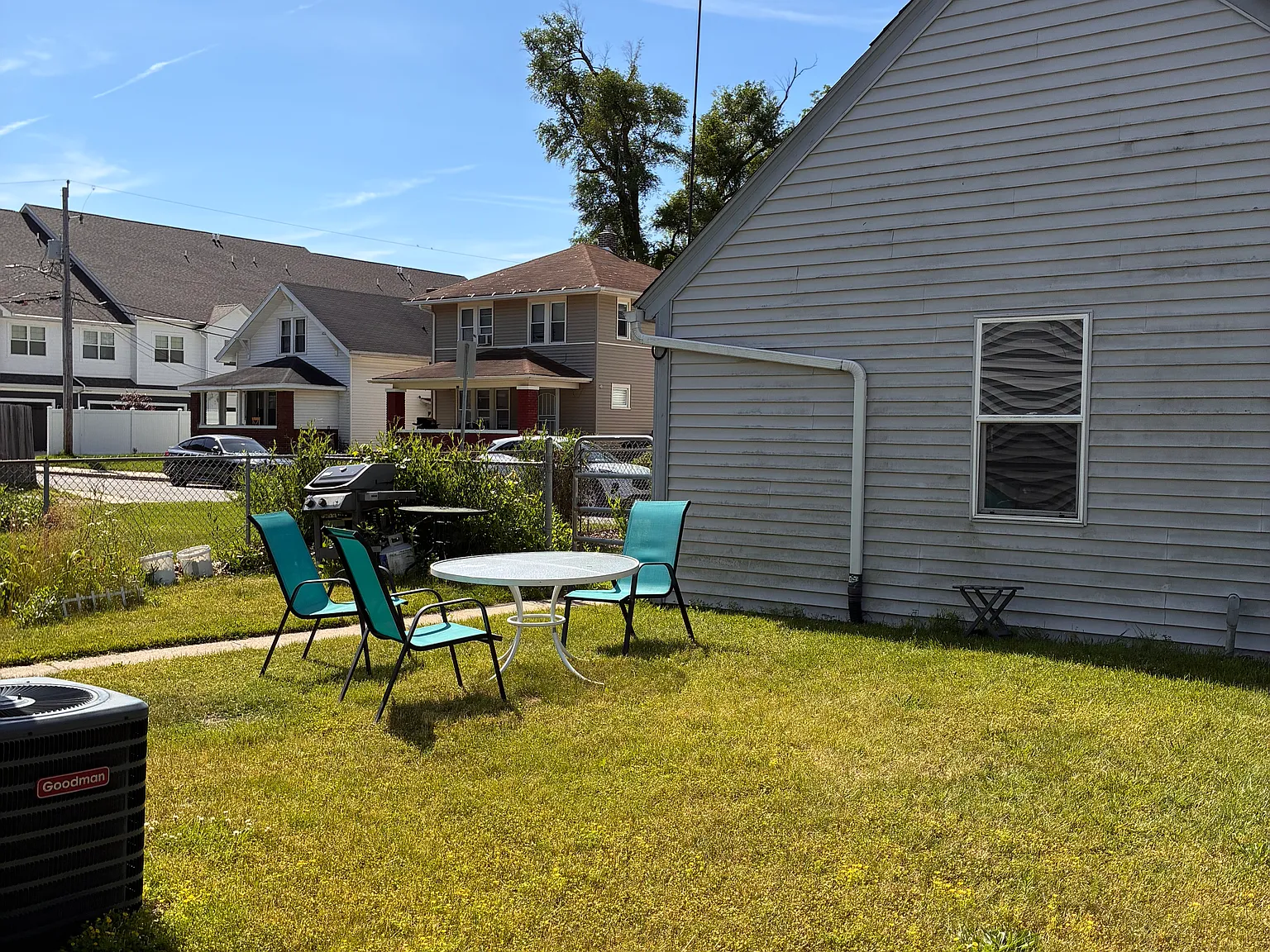 3 bed, 1500 sqft, $2,300 — Photo 4