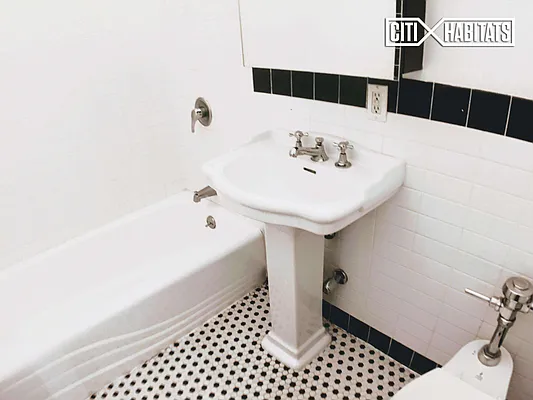 Rented by Citi Habitats | media 45