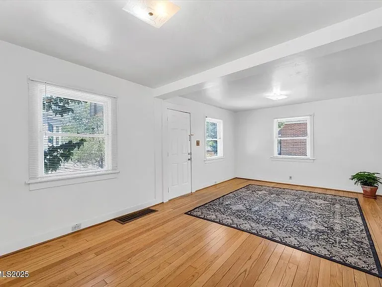 1145 Seminary Ave — Photo 6
