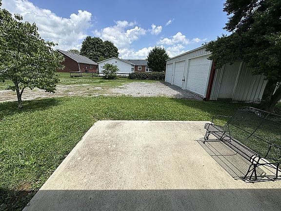 4th image of 30 Eagle Run Rd