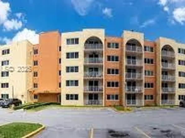 6970 NW 186th St, Hialeah, FL