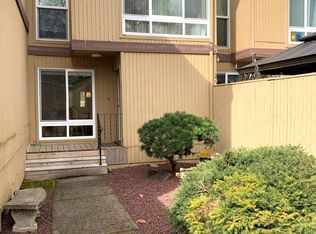 1661 NW Lakeway Ln #312, Beaverton, OR