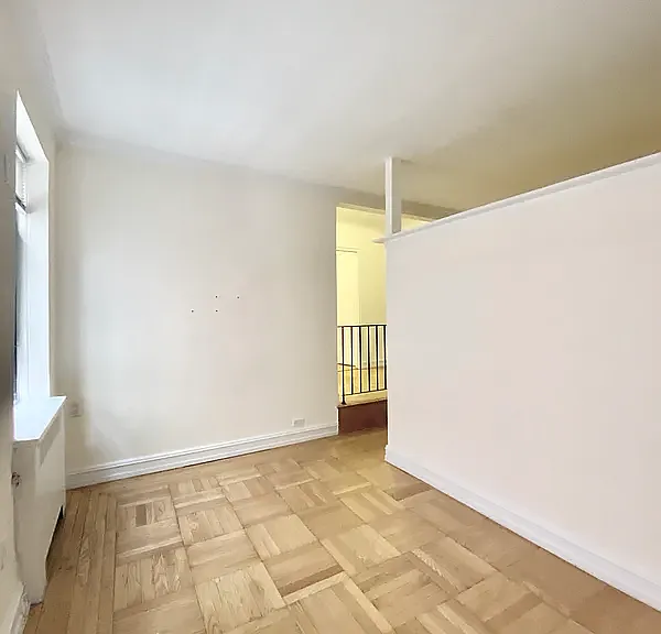 235 E 46th St #3C — Photo 2