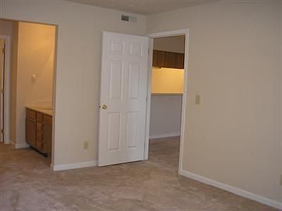 Master w/Adjoining Bath