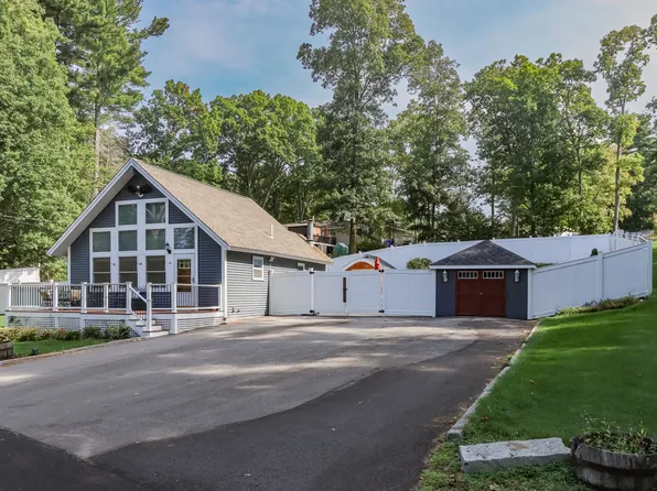 34 Blueberry Cir, Hampstead, NH 03841