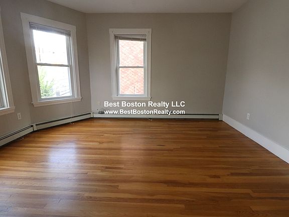 2nd image of 25 Portsmouth St #2
