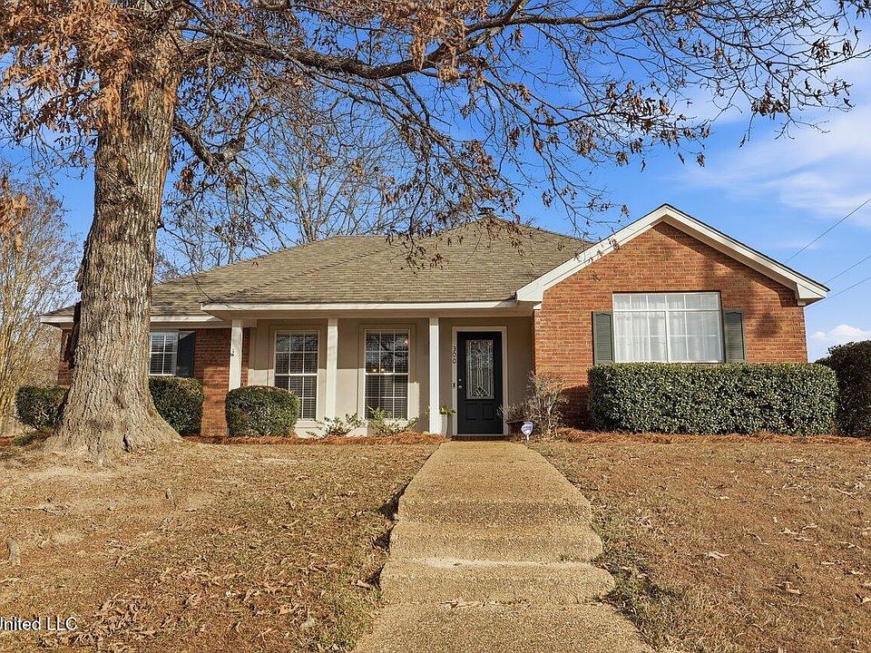 1st image of 300 White Oak Dr