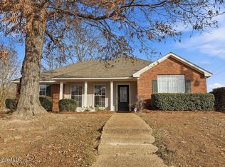 300 White Oak Dr, Brandon, MS 39047