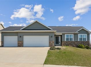 2417 Hallbrook St SW, Cedar Rapids, IA 52404