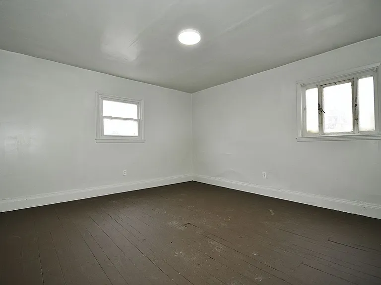 1243 Evans St — Photo 16