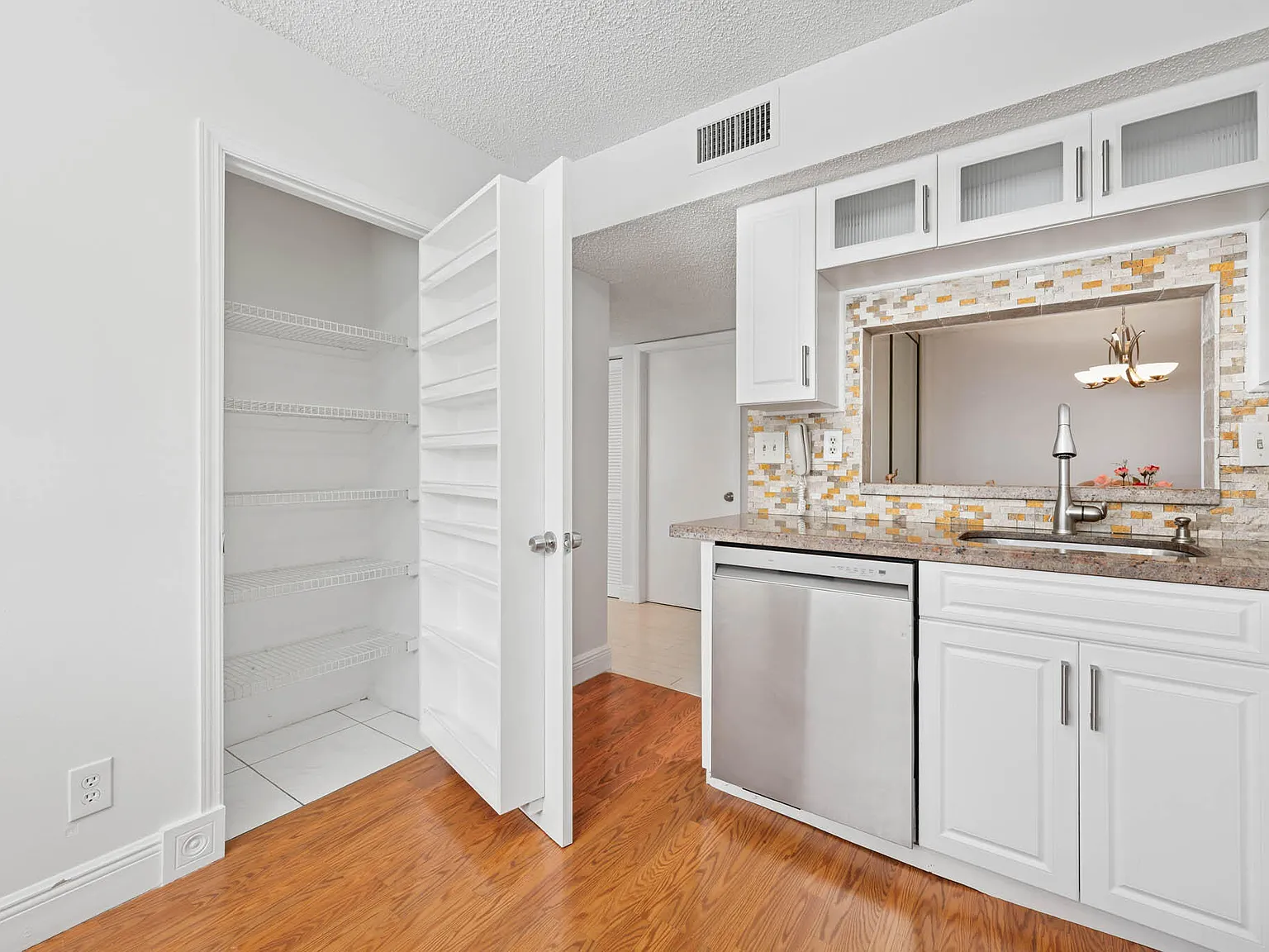 15450 Pembridge Ave E — Photo 2