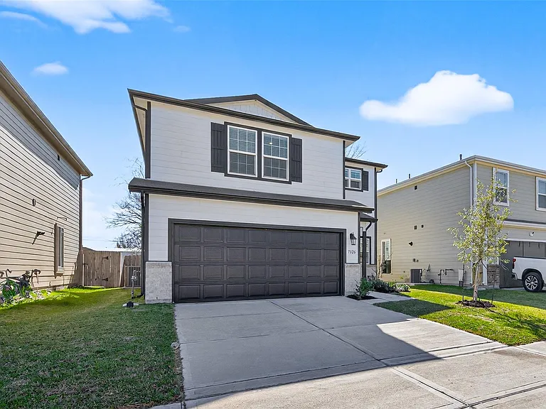 7326 Madison Commons Ln — Photo 41