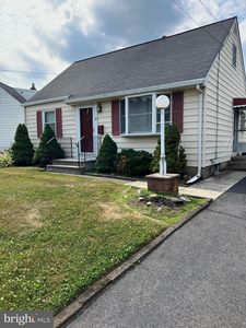 4 Krueger Ln, Hamilton, NJ, 08620