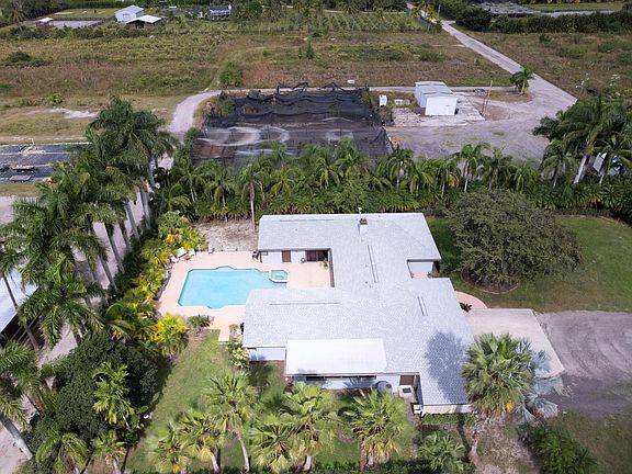 3rd image of 6329 Park Ln W
