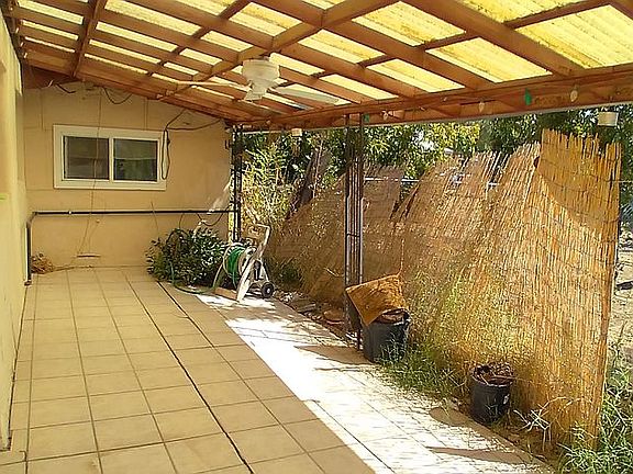 5th image of 408 Saint Valentine St