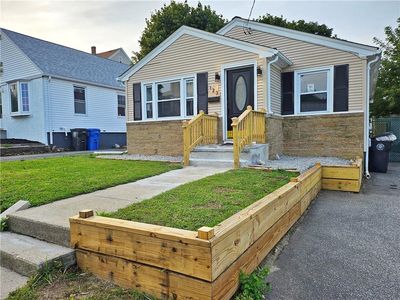 123 Hillwood St, Cranston, RI, 02920