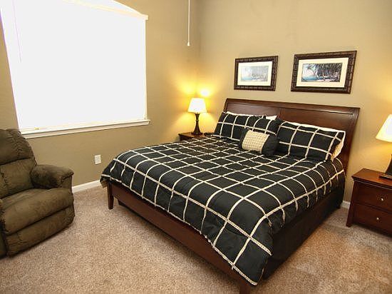 TR3C418-King-Master-Bedroom