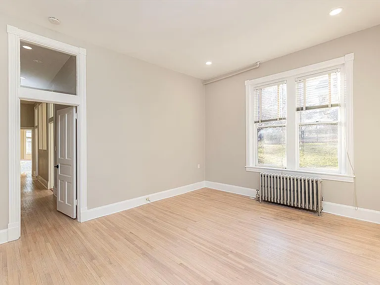 105 Washington St — Photo 13