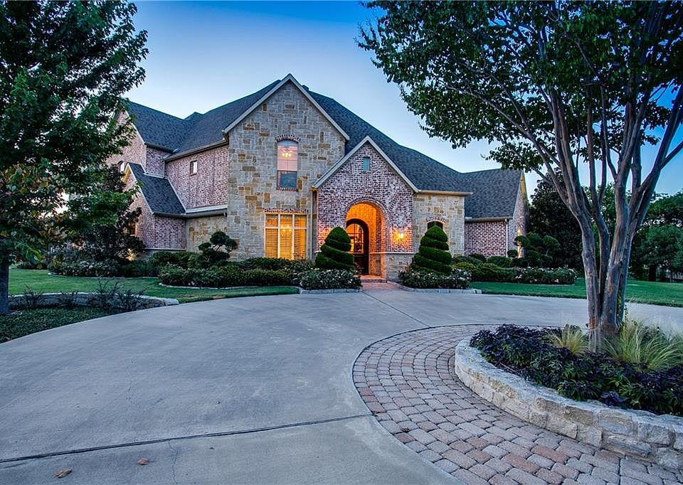 1st image of 333 Sedona Falls Dr