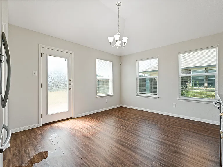 6607 Catherine Dr — Photo 9
