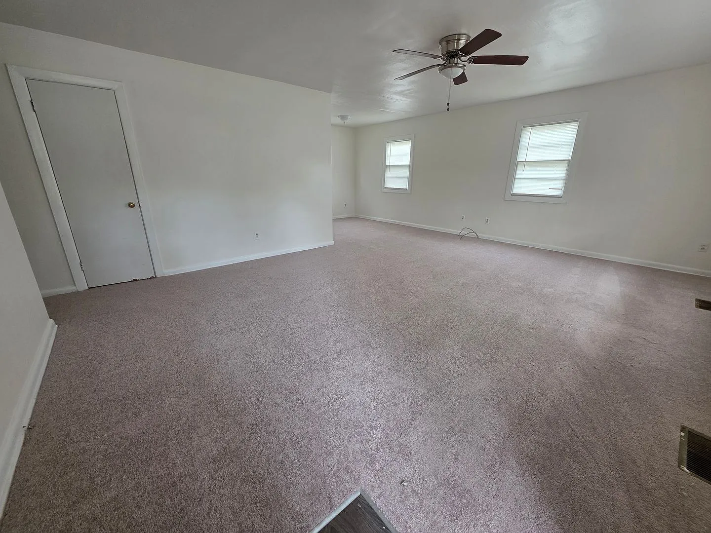 3 Bedroom, One Level Ranch-Located in Hampton! — Photo 4
