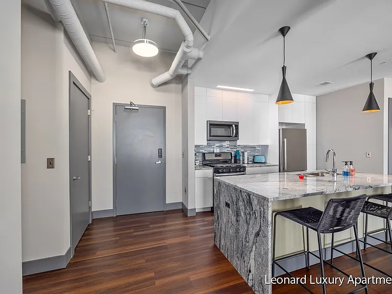 The Leonard Luxury Apartments — Photo 51