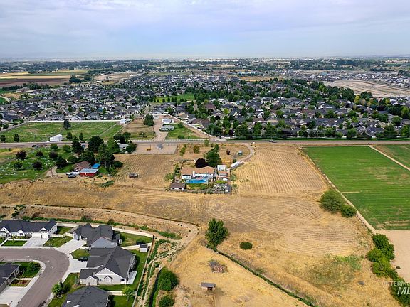 3rd image of 23848 Cemetery Rd