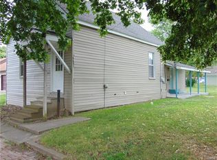 427 S Plum St, Carlinville, IL 62626