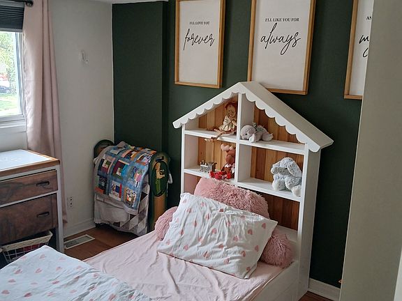 4th image of 302 Vine St #31