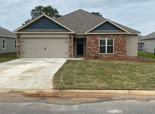 121 Hughes Dr, Warner Robins, GA 31093