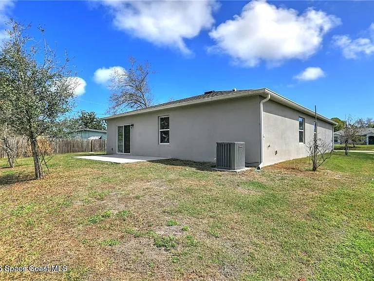 406 Easy St — Photo 5