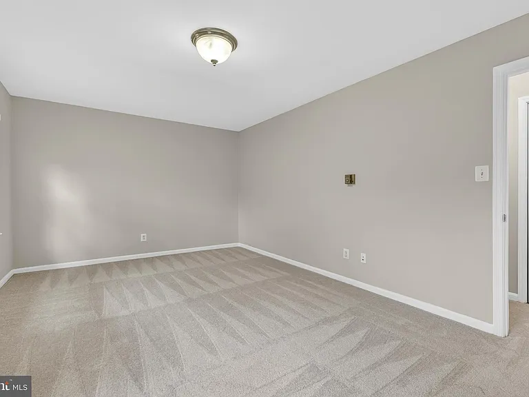 3334 Spring Ln #B30 — Photo 17