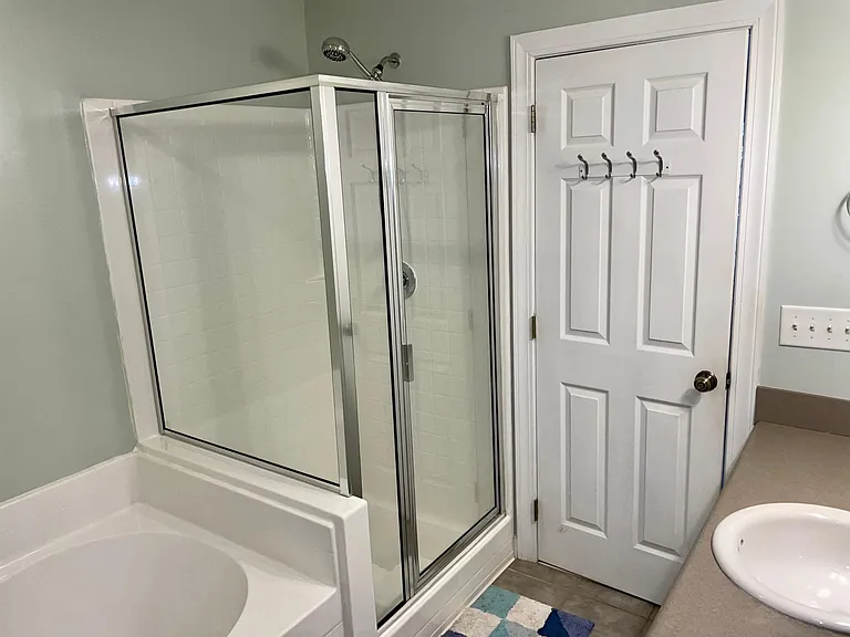 Main bedroom shower