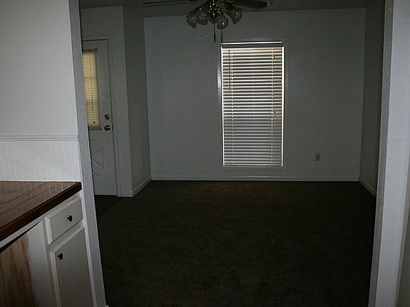 4th image of 609 Arbor Dr