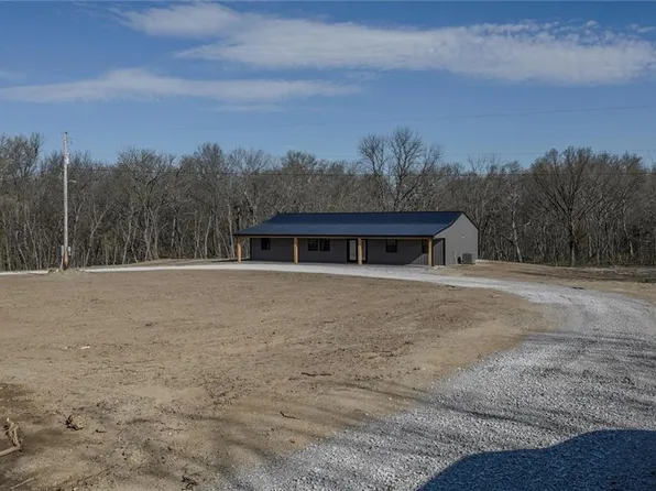 7266 NW State Route Ff, Adrian, MO 64720
