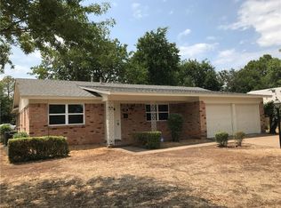 208 Teeter Dr, Crowley, TX 76036