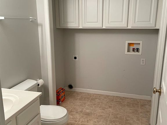 4th image of 2903 Goldenrod Ln