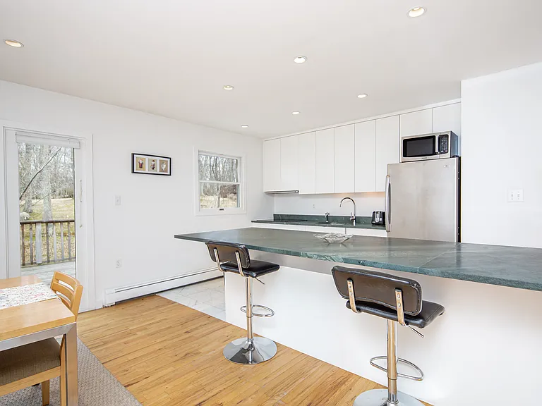 Gardiners Bay Dr — Photo 4