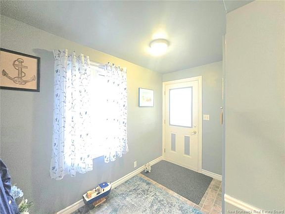 4th image of 11 Robertson Brook Rd