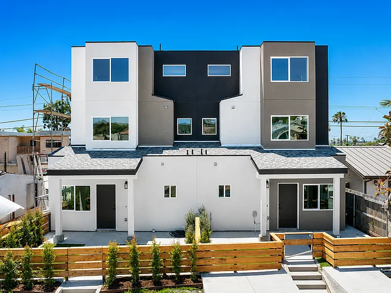 2139 Balboa Ave — Photo 1