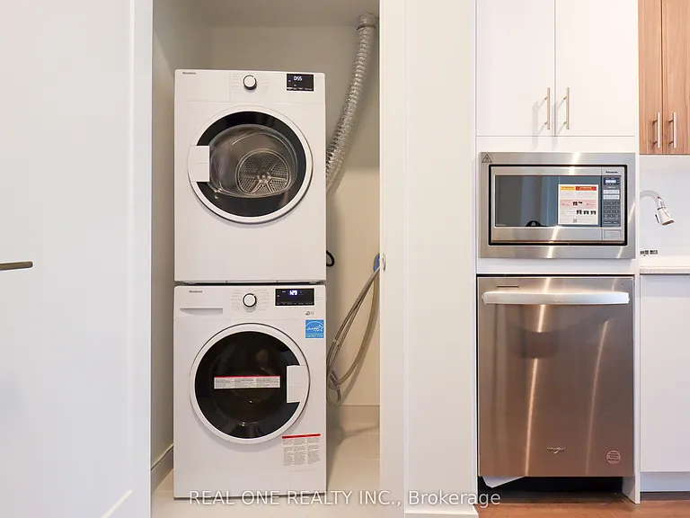 5105 Hurontario St #617 — Photo 22