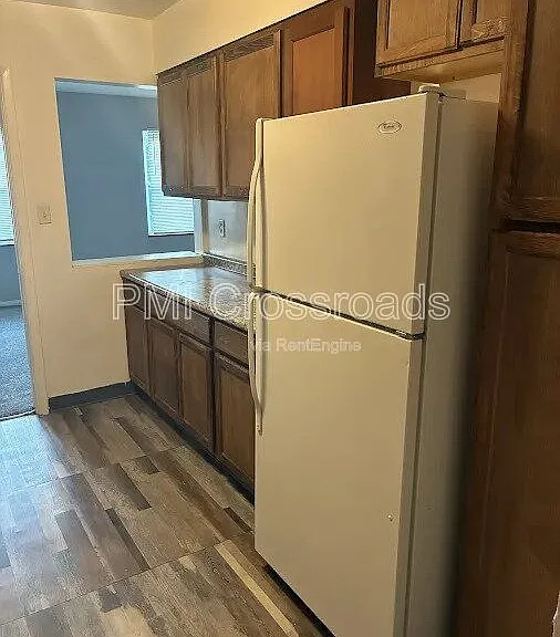 Riviera Manor — Photo 11