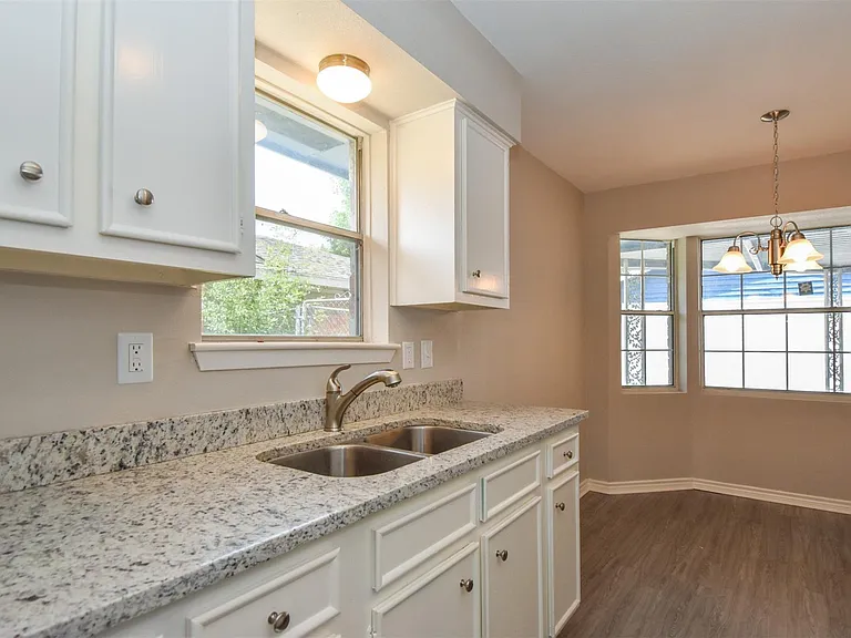 11719 Murr Way — Photo 10