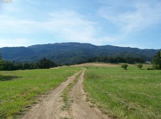 855 Shoestring Rd, Riddle, OR 97469