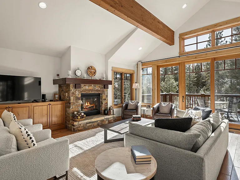 10247 Valmont Trl — Photo 4