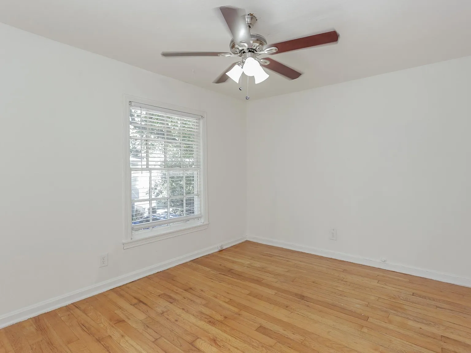 1 bed, 1.0 bath, 600 sqft, $1,035 — Photo 2