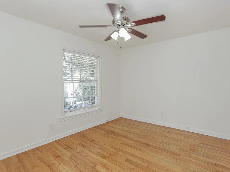 1828 W Main St #4 — Photo 2