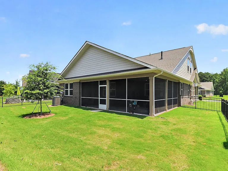 2105 Cadence Trace Dr — Photo 15