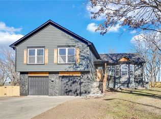 1500 Stonegate Ter, Raymore, MO 64083